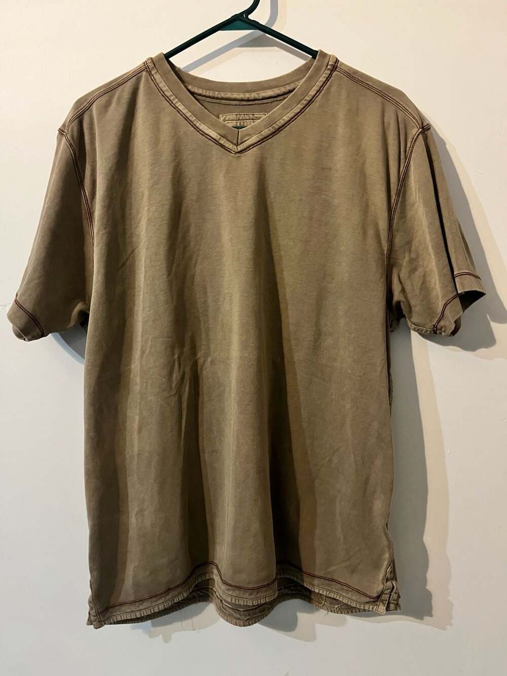 003-0052 J.L. Powell Men's Casual V-Neck Short Sleeve T-Shirt with Contrast Stit